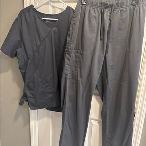 WonderWink Charcoal Scrub set